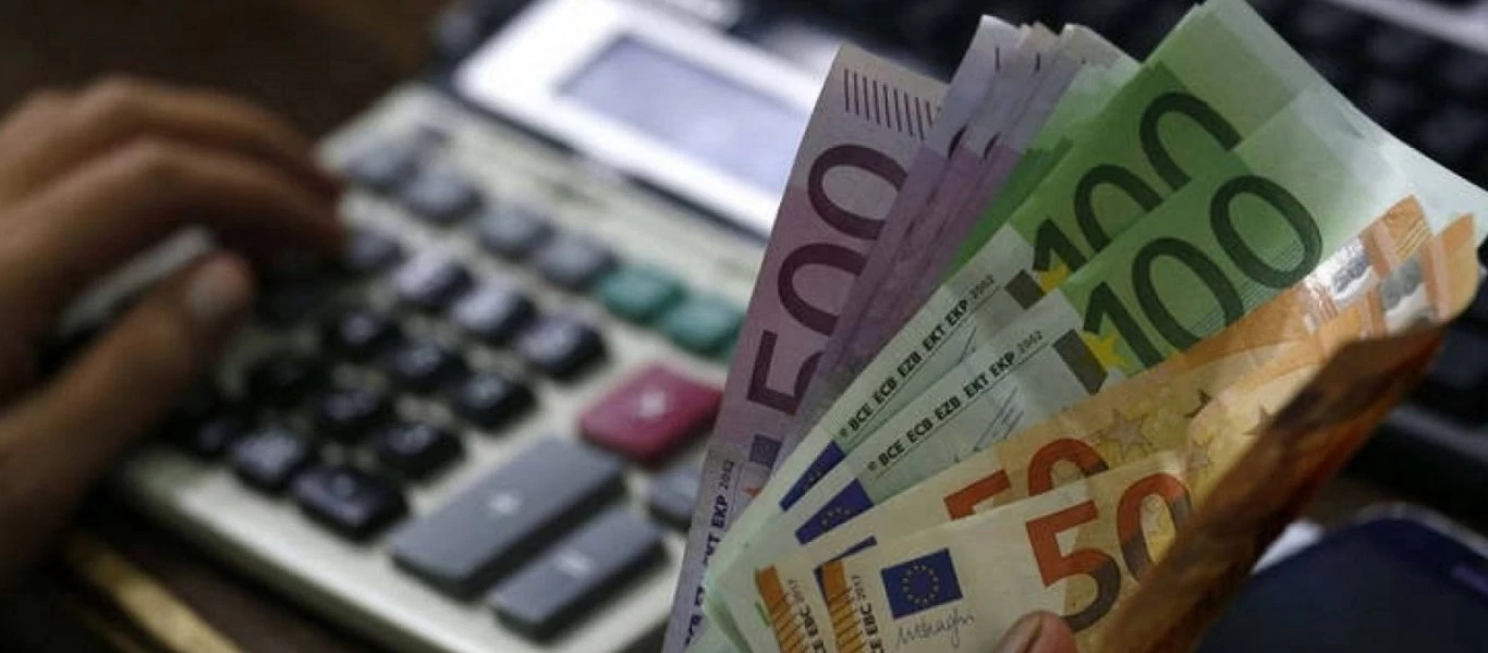 Εφορία: Πως να αποφύγετε την υπερφορολόγηση με βάση τα τεκμήρια της